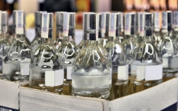 Тысячи бутылок суррогата пытался продать житель ст. Полтавской.