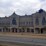 Новый торговый центр на углу улиц Жлобы и Казачьей в Полтавской
